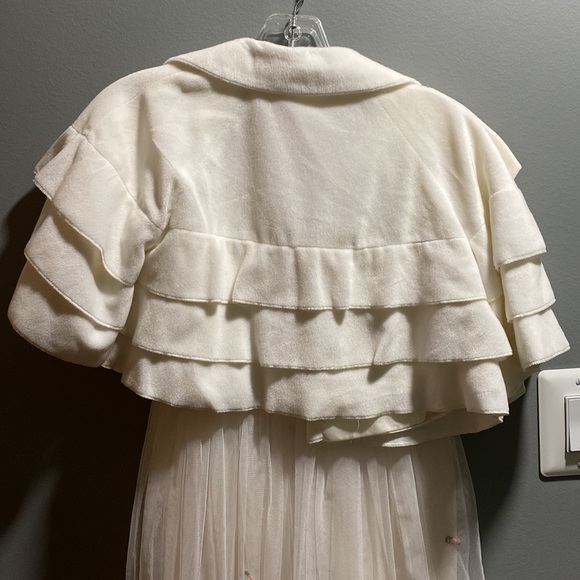 BRAND NEW GIRLS DRESS SIZE 7/8! COLOR IS IVORY. STUNNING IN PERSON. NWT. - Picture 11 of 13